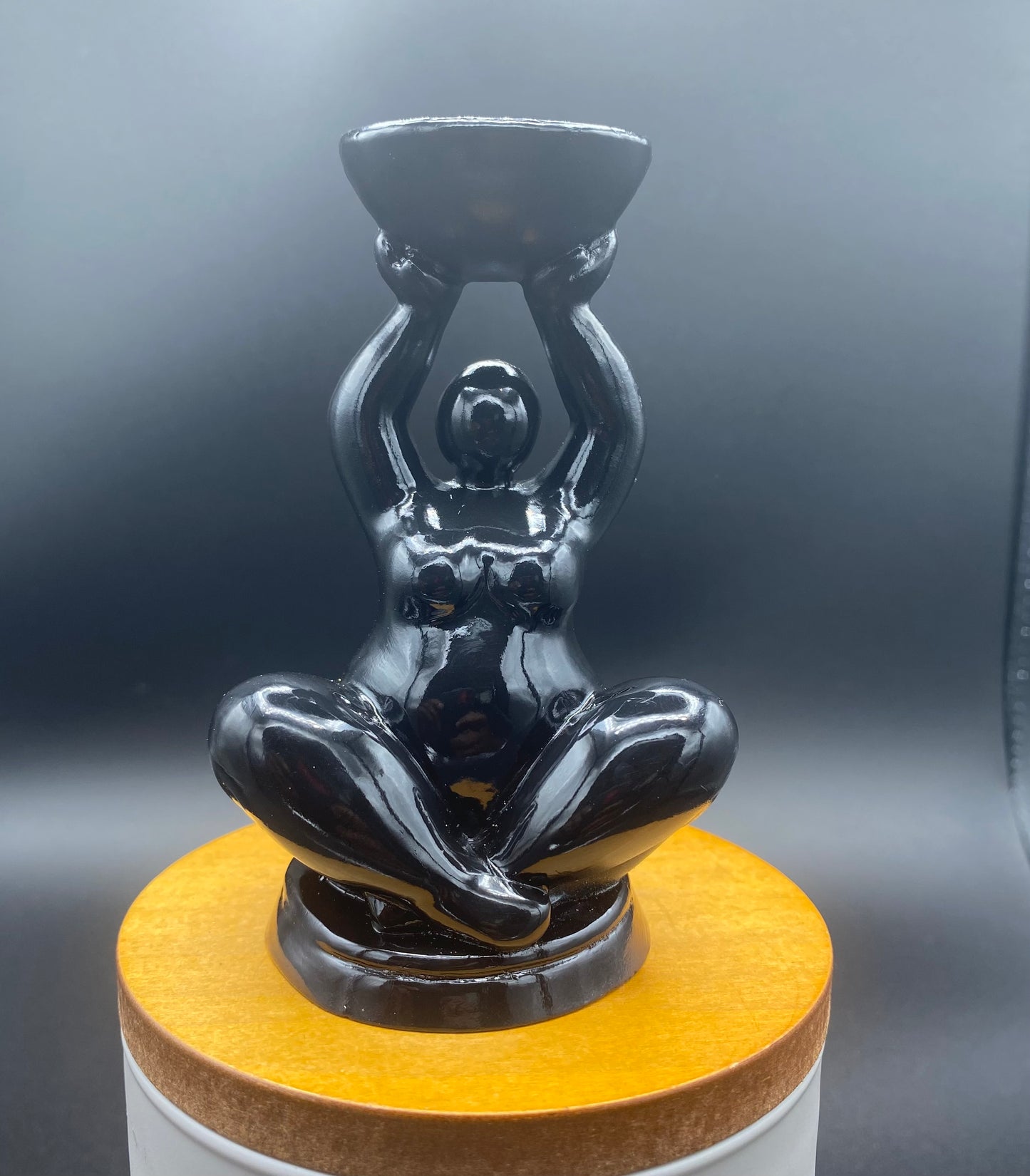 BBW Goddess Sphere Holder
